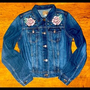 Custom-made machine embroidered jean jacket 🐆🌸